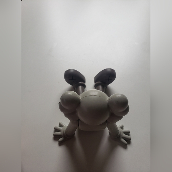 Kaws Cake Topper - Picture 4 of 9